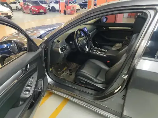 Honda Accord 2018 (62800 км)