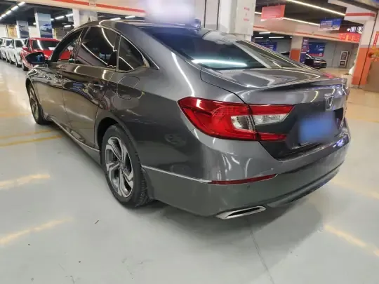 Honda Accord 2018 (62800 км)