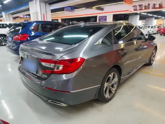 Honda Accord 2018 (62800 км)
