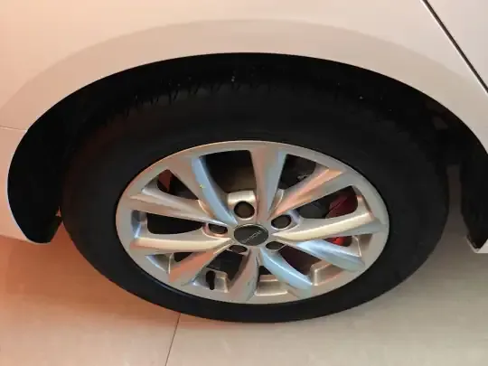 Roewe i5 2020 (94500 км)