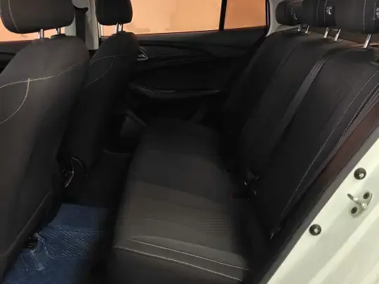 Roewe i5 2020 (94500 км)
