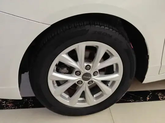 Roewe i5 2020 (94500 км)