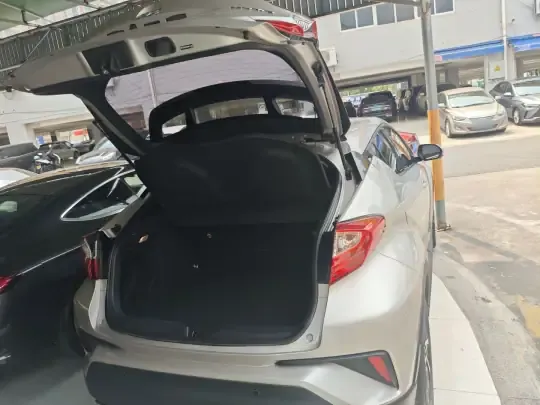 Toyota C-HR 2020 (73800 км)