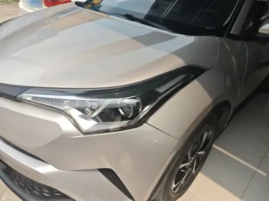 Toyota C-HR 2020 (73800 км)
