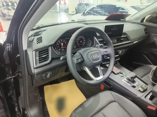 Audi Q5L 2020 (56100 км)