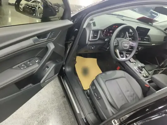 Audi Q5L 2020 (56100 км)
