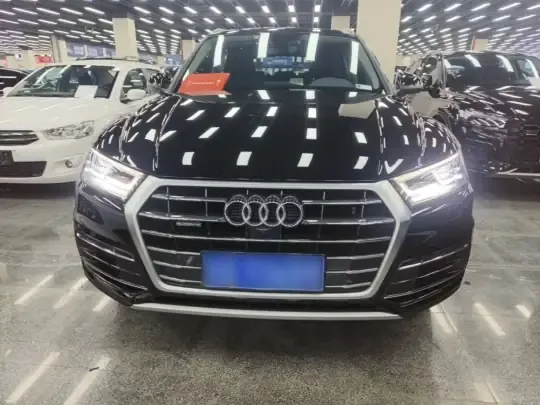 Audi Q5L 2020 (56100 км)