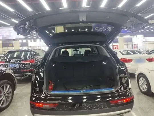 Audi Q5L 2020 (56100 км)