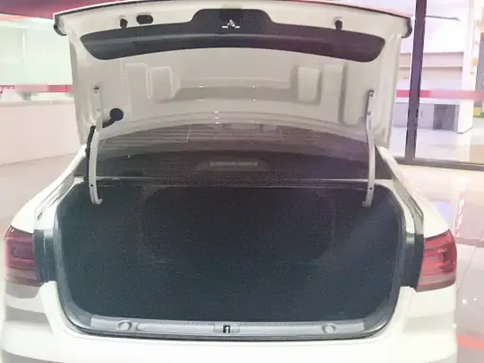 Volkswagen Lavida 2019 (27599 км)