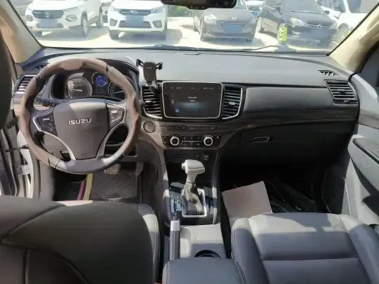Isuzu mu-X 2020 (101800 км)