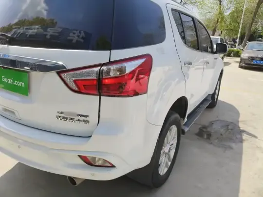 Isuzu mu-X 2020 (101800 км)
