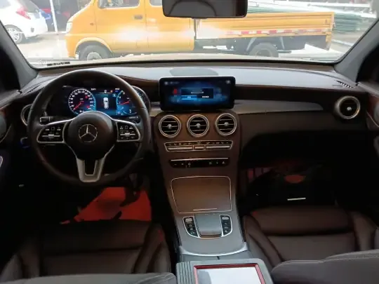 Mercedes-Benz GLC 2020 (69800 км)