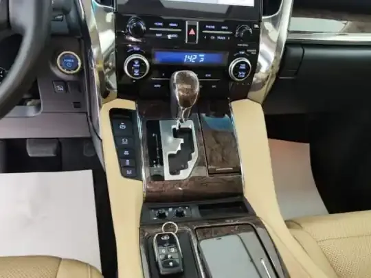 Toyota Alphard 2020 (108700 км)