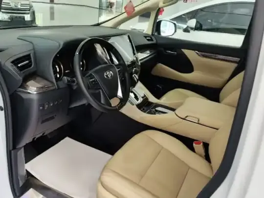 Toyota Alphard 2020 (108700 км)