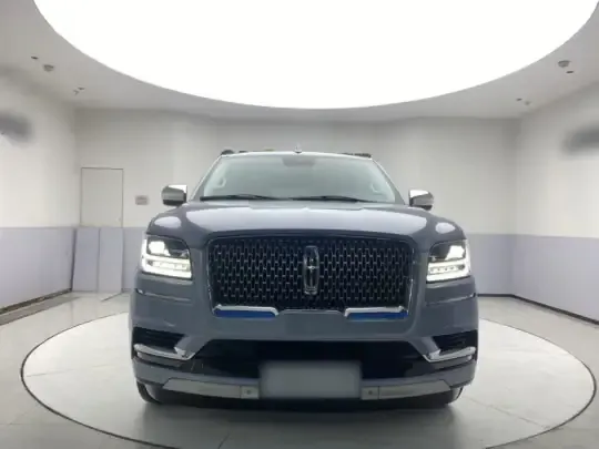 Lincoln Navigator 2020 (16400 км)
