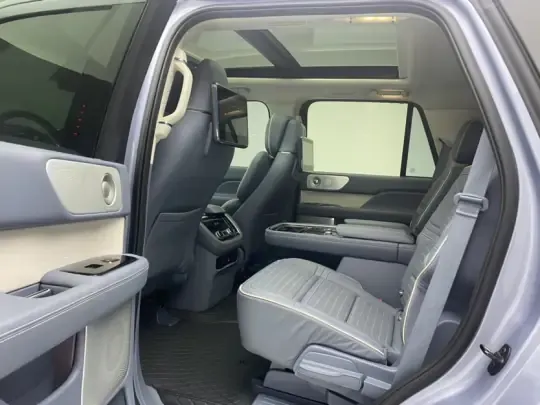 Lincoln Navigator 2020 (16400 км)