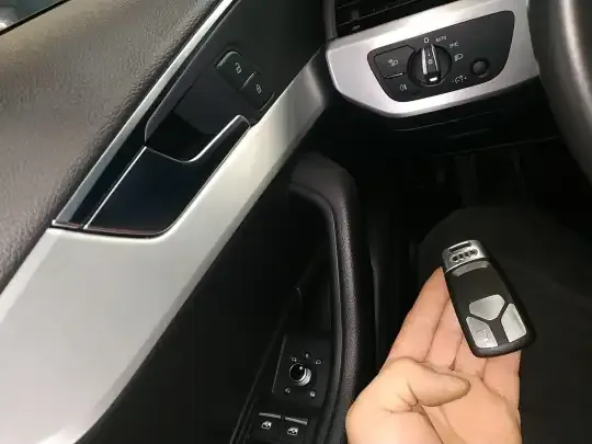 Audi A4L 2020 (84900 км)