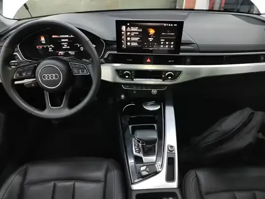 Audi A4L 2020 (98300 км)