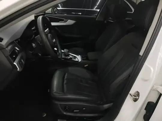 Audi A4L 2020 (98300 км)