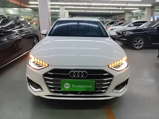 Audi A4L 2020 (98300 км)