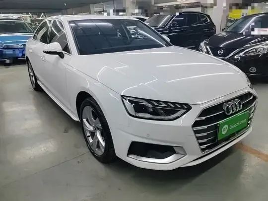 Audi A4L 2020 (98300 км)