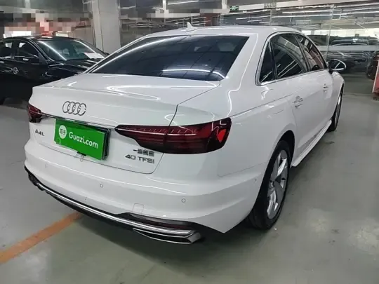Audi A4L 2020 (98300 км)