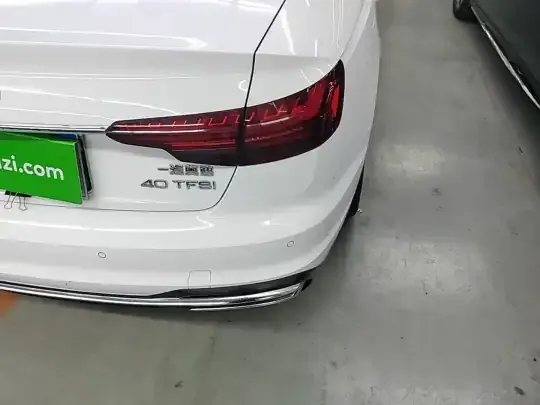 Audi A4L 2020 (98300 км)