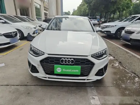 Audi A4L 2020 (99000 км)