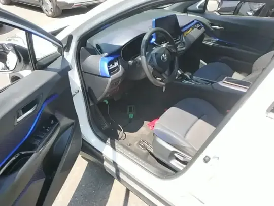 Toyota C-HR EV 2020 (73800 км)