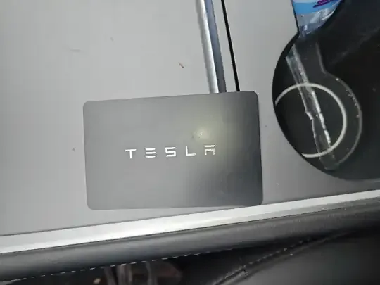 Tesla Model 3 2020 (174400 км)