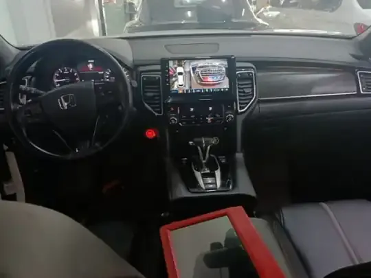 Honda UR-V 2020 (49600 км)