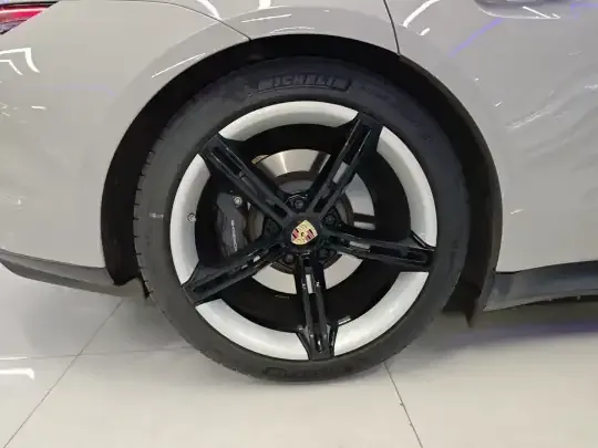 Porsche Taycan 2020 (67300 км)