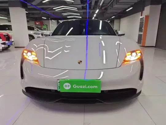 Porsche Taycan 2020 (67300 км)