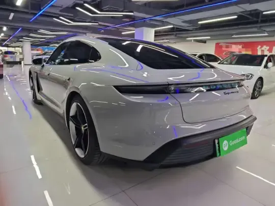 Porsche Taycan 2020 (67300 км)