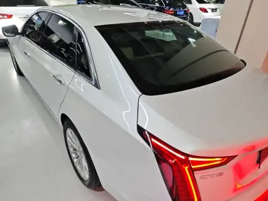 Cadillac CT6 2021 (131600 км)