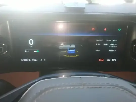 Nio EC6 2020 (38100 км)
