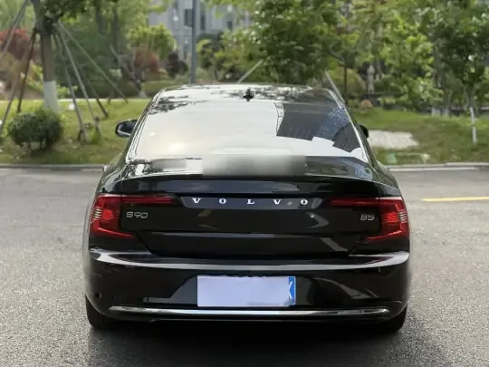 Volvo S90 2021 (113500 км)