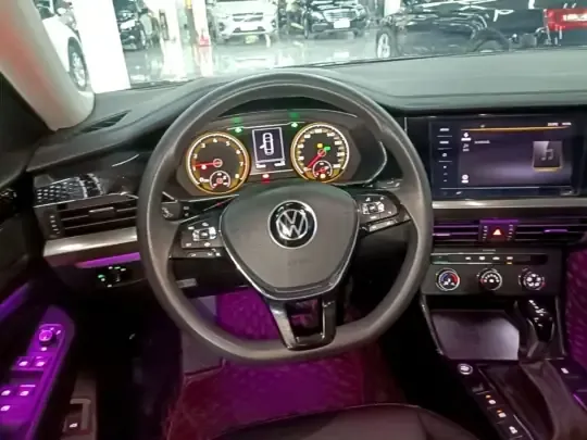 Volkswagen Passat 2020 (40100 км)