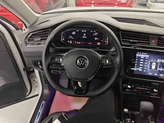 Volkswagen Tiguan L New Energy 2021 (114200 км)