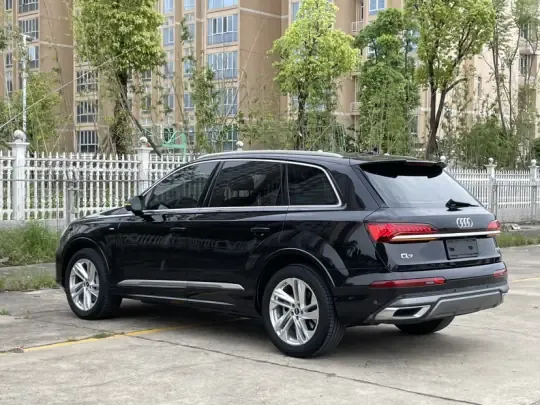Audi Q7 2021 (47400 км)