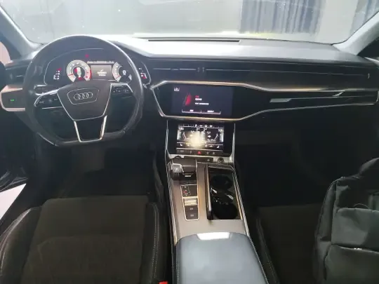 Audi A6L 2021 (61200 км)