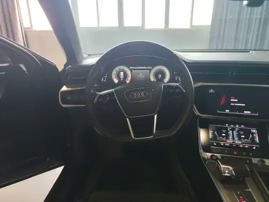 Audi A6L 2021 (61200 км)
