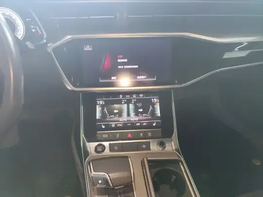 Audi A6L 2021 (61200 км)