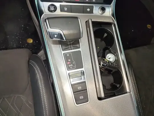 Audi A6L 2021 (61200 км)