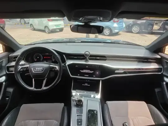 Audi A6L 2021 (105399 км)