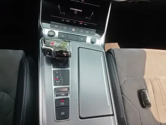 Audi A6L 2021 (105399 км)