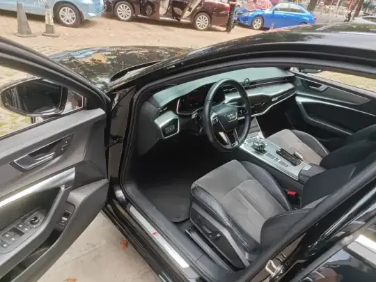 Audi A6L 2021 (105399 км)