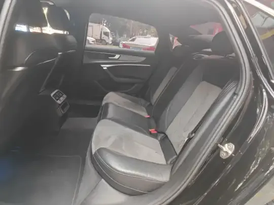 Audi A6L 2021 (105399 км)