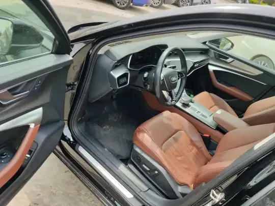 Audi A6L 2021 (43500 км)