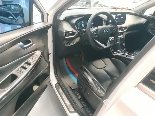 Hyundai Santa Fe 2020 (102400 км)
